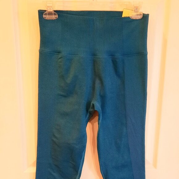 2 Pairs of NEW all in motion High Rise Leggings, Size L - Picture 5 of 7